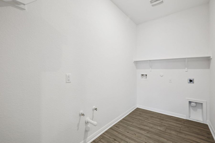 Spacious, unfurnished interior of a new home in , Kyle (Image 16).