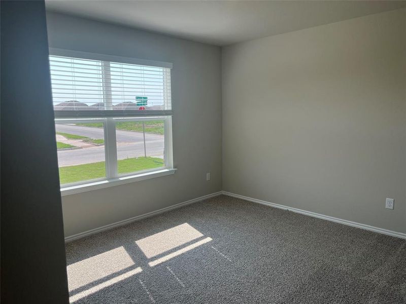Spacious, unfurnished interior of a new home in Park Meadows, Lorena (Image 7).