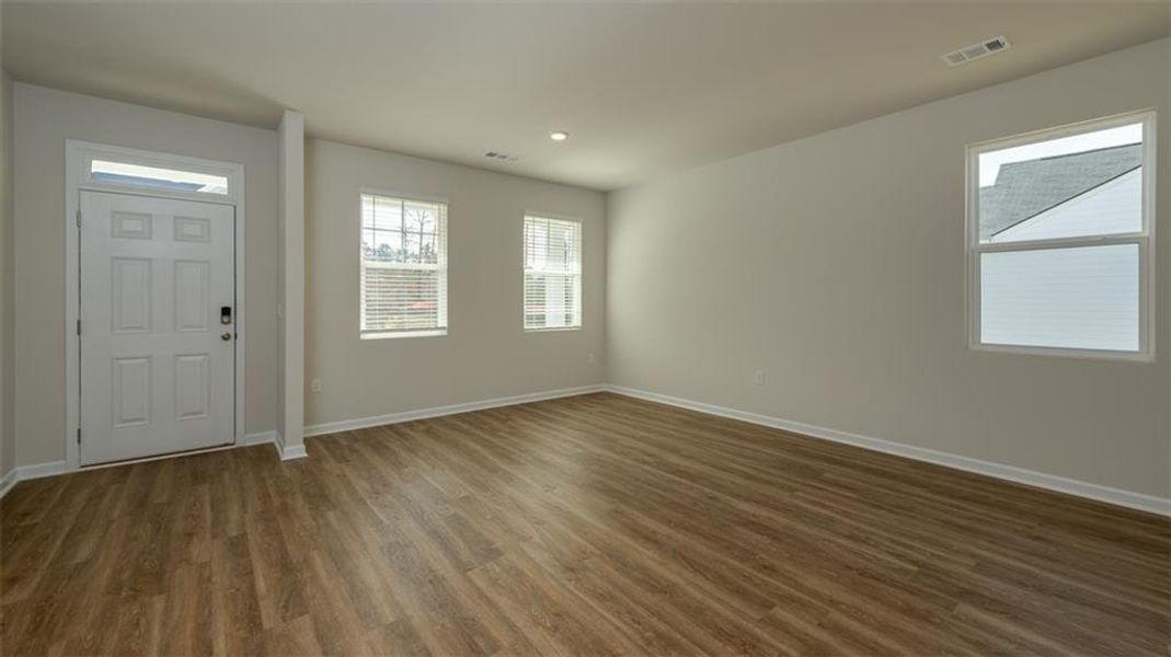Spacious, unfurnished interior of a new home in Brooks Station, Dacula (Image 13).