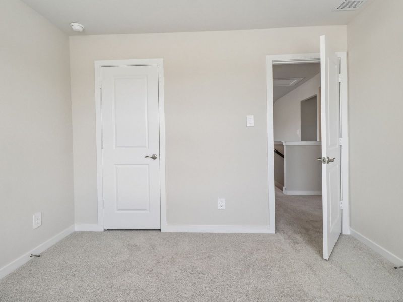 Spacious, unfurnished interior of a new home in Cibolo Hills West - Spring Series, Fort Worth (Image 26).