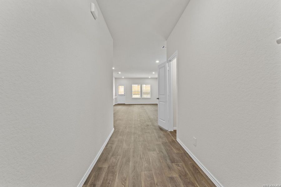 Spacious, unfurnished interior of a new home in Applewood, San Antonio (Image 27). Spacious, unfurnished interior of a new home in Applewood, San Antonio (Image 27).