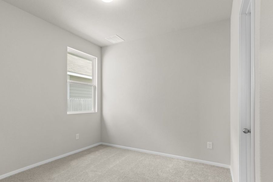 Spacious, unfurnished interior of a new home in Casetta Ranch, Kyle (Image 15).