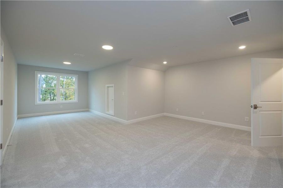 Spacious, unfurnished interior of a new home in , Johns Creek (Image 46).