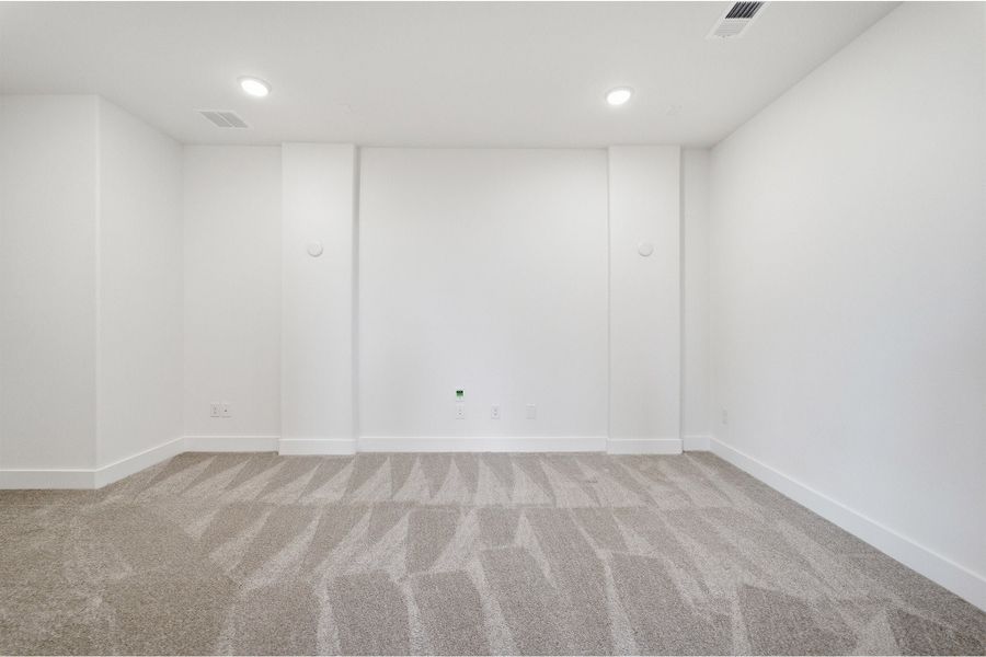 Spacious, unfurnished interior of a new home in Sonoma Verde, Rockwall (Image 77).