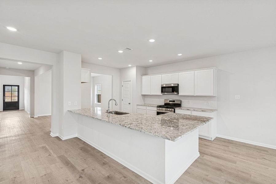 Furnished interior view inside a new home in Sierra Vista, Rosharon (Image 5).