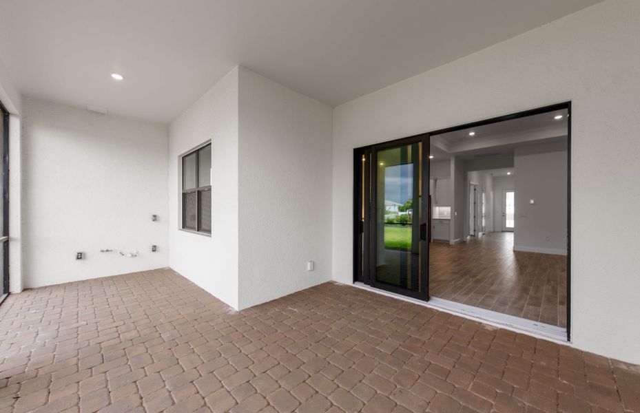 Spacious, unfurnished interior of a new home in Del Webb Catalina, Lakewood Ranch (Image 24). Spacious, unfurnished interior of a new home in Del Webb Catalina, Lakewood Ranch (Image 24).
