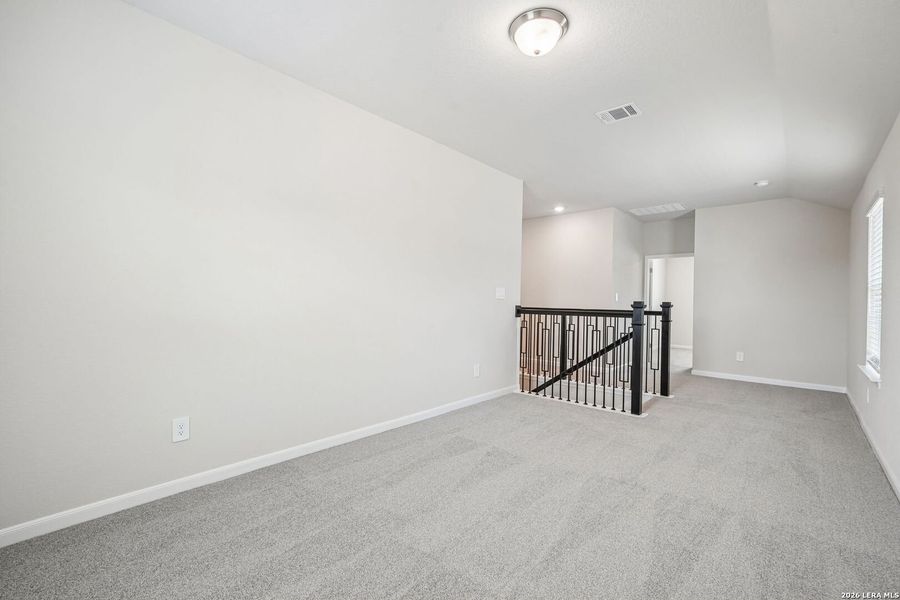 Spacious, unfurnished interior of a new home in Arcadia Ridge - Premier Series, San Antonio (Image 34).