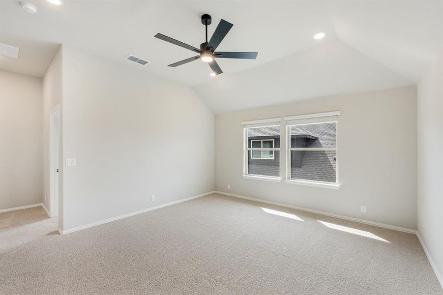 Spacious, unfurnished interior of a new home in Devonshire Classic 60-65, Forney (Image 23).