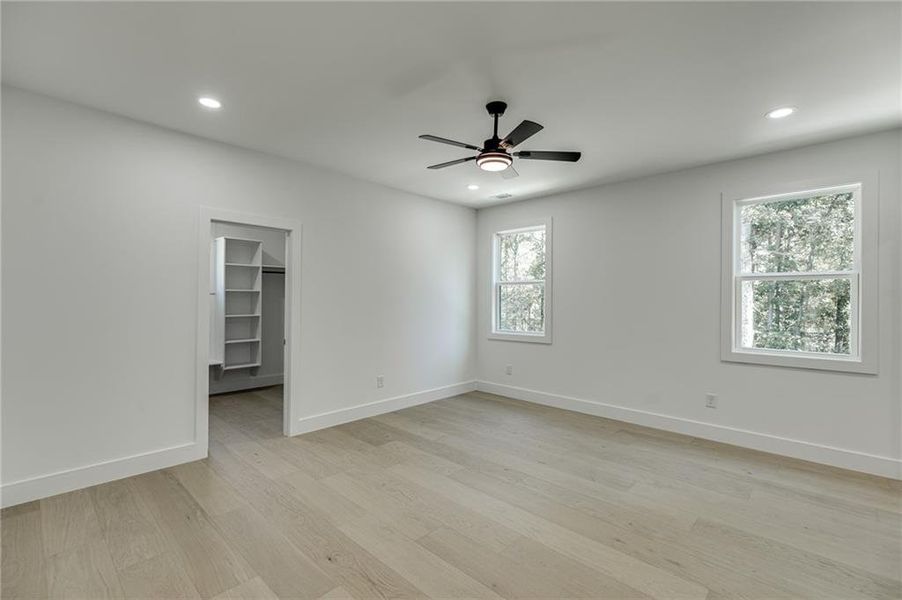 Spacious, unfurnished interior of a new home in , Gainesville (Image 74).