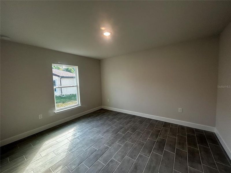 Spacious, unfurnished interior of a new home in Port Charlotte, Punta Gorda (Image 20).