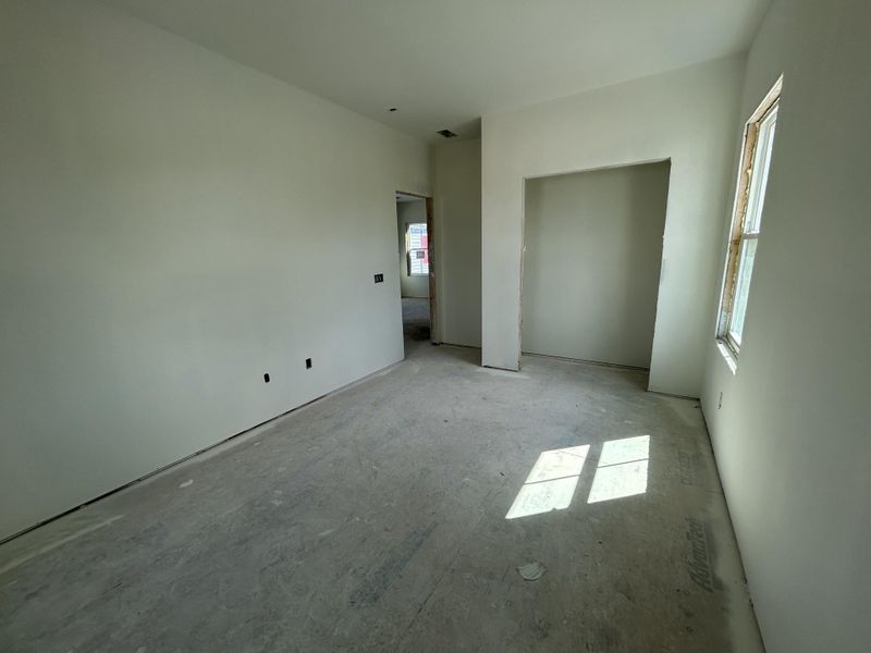 Spacious, unfurnished interior of a new home in , Summerville (Image 31).