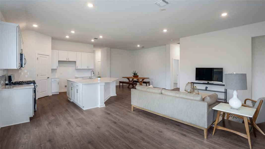 Furnished interior view inside a new home in Rosenbusch Ranch, Leander (Image 14). Furnished interior view inside a new home in Rosenbusch Ranch, Leander (Image 14).