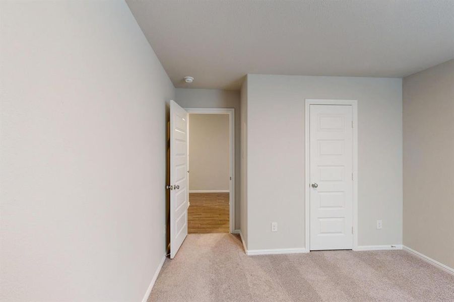 Spacious, unfurnished interior of a new home in Mobberly Farms, Pilot Point (Image 20).