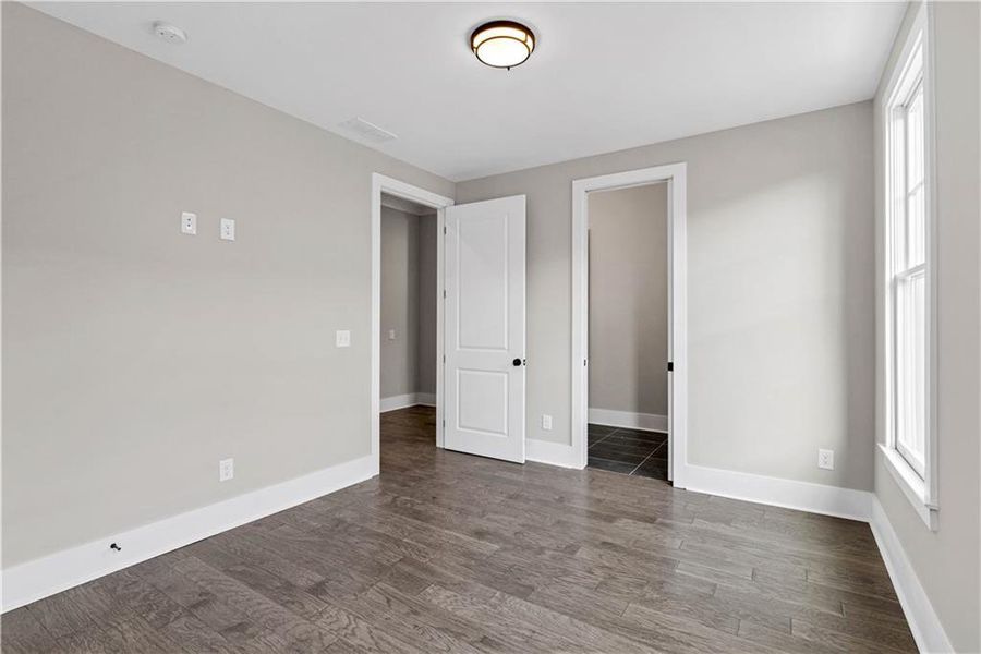 Spacious, unfurnished interior of a new home in Eastmore, Conyers (Image 31).
