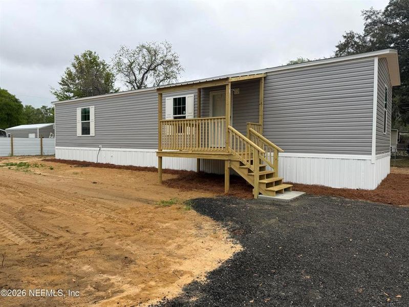 Exterior details and patio area of a home in , Interlachen (Image 15).