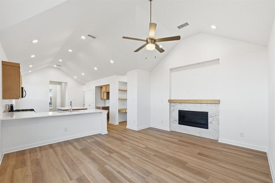 Spacious, unfurnished interior of a new home in Heartland, Crandall (Image 11).
