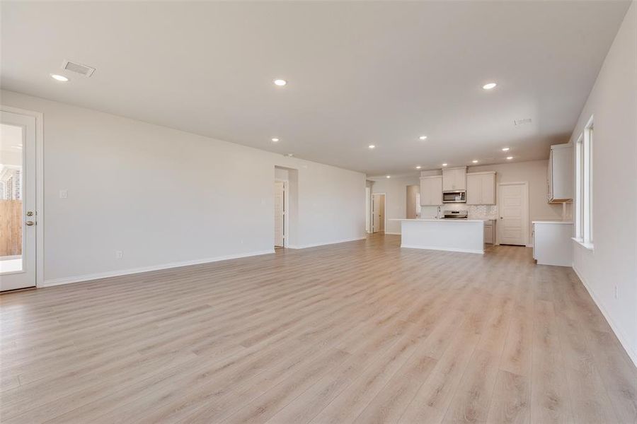 Spacious, unfurnished interior of a new home in Walden Pond, Forney (Image 13).