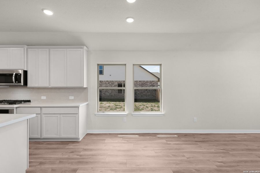 Spacious, unfurnished interior of a new home in Clear Creek, New Braunfels (Image 11).
