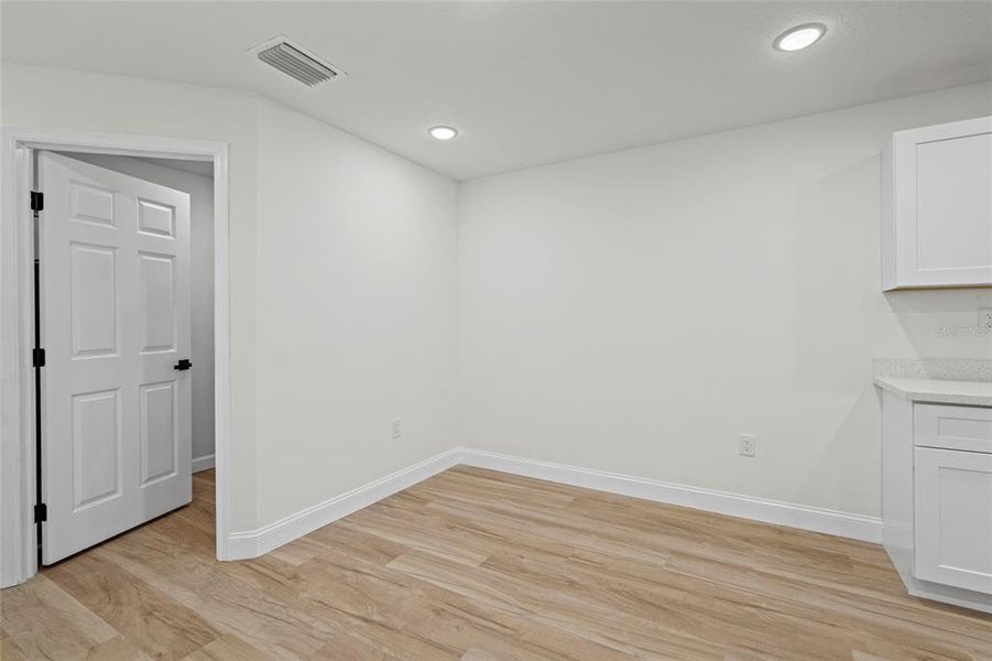 Spacious, unfurnished interior of a new home in , Okeechobee (Image 31).