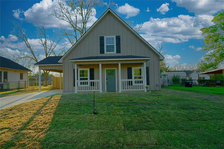 Front exterior of a new home in , Longview, TX, highlighting curb appeal (Image 1). Front exterior of a new home in , Longview, TX, highlighting curb appeal (Image 1).