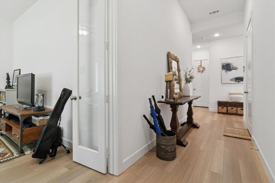 Furnished interior view inside a new home in Painted Tree - South, McKinney (Image 37). Furnished interior view inside a new home in Painted Tree - South, McKinney (Image 37).