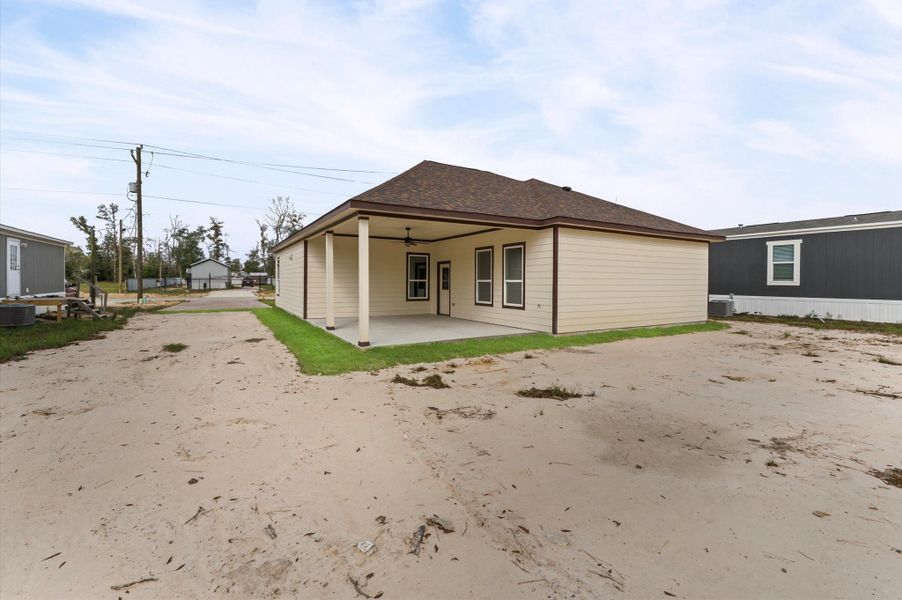 Exterior details and patio area of a home in , Huffman (Image 4).