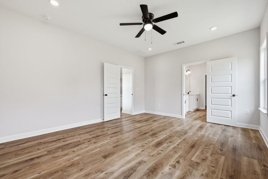 Spacious, unfurnished interior of a new home in Southern Charm, Crestview (Image 45). Spacious, unfurnished interior of a new home in Southern Charm, Crestview (Image 45).