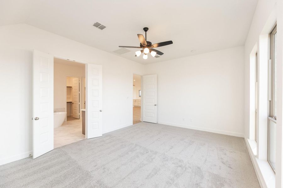 Spacious, unfurnished interior of a new home in Jordan Ranch, Fulshear (Image 28).