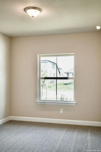 Spacious, unfurnished interior of a new home in Buffalo Crossing, Cibolo (Image 9).