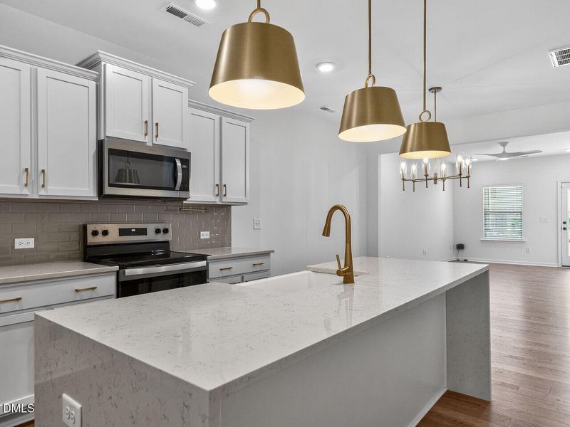 007-1280x960-kitchen