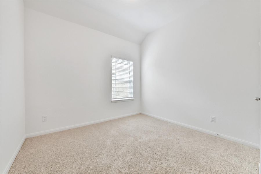 Spacious, unfurnished interior of a new home in King Oaks Village, Baytown (Image 24).