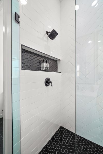 Close-up of interior finishes inside a home in Verdancia, El Paso (Image 18).