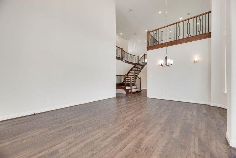 Spacious, unfurnished interior of a new home in Heritage Ridge Estates, Plano (Image 27).