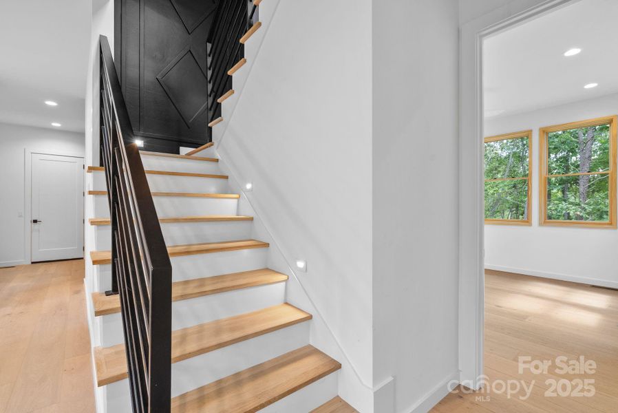 Spacious, unfurnished interior of a new home in , Asheville (Image 21).