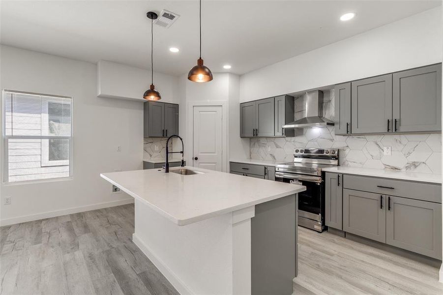 Furnished interior view inside a new home in , Dallas (Image 6).