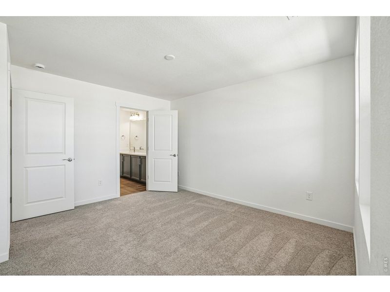 Spacious, unfurnished interior of a new home in Timnath Lakes, Timnath (Image 37). Spacious, unfurnished interior of a new home in Timnath Lakes, Timnath (Image 37).
