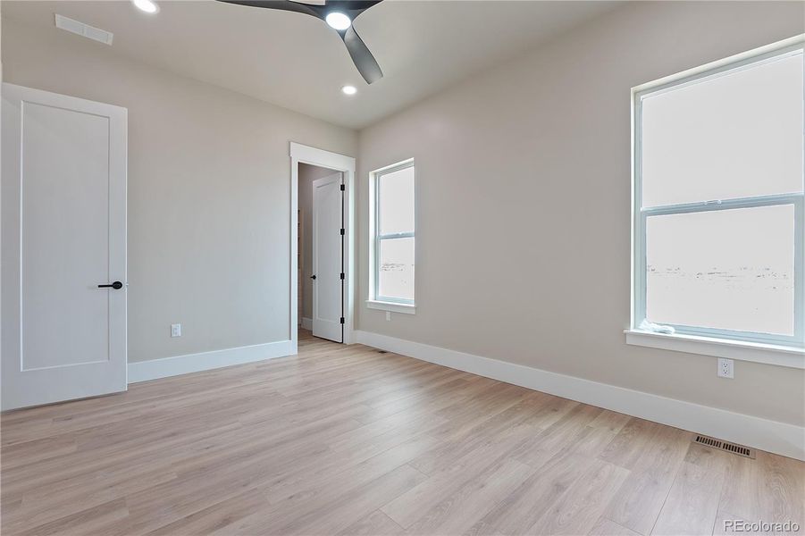 Spacious, unfurnished interior of a new home in , Fort Lupton (Image 20).