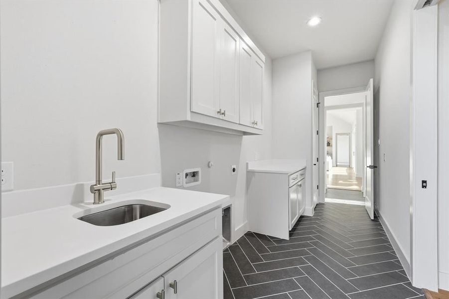 Furnished interior view inside a new home in , Red Oak (Image 17).