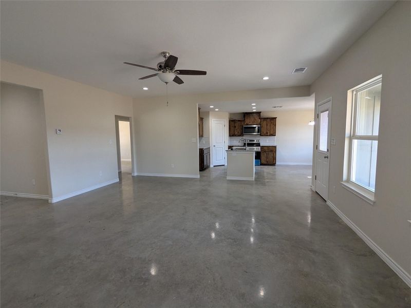 Spacious, unfurnished interior of a new home in , Lampasas (Image 12). Spacious, unfurnished interior of a new home in , Lampasas (Image 12).