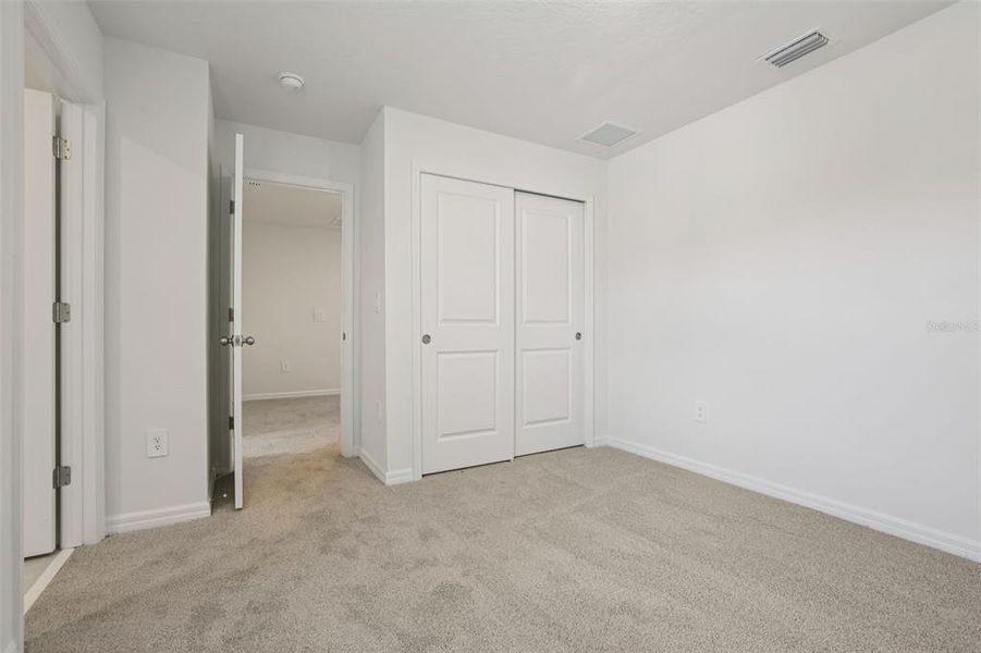 Spacious, unfurnished interior of a new home in Bradford Park, Ormond Beach (Image 17).