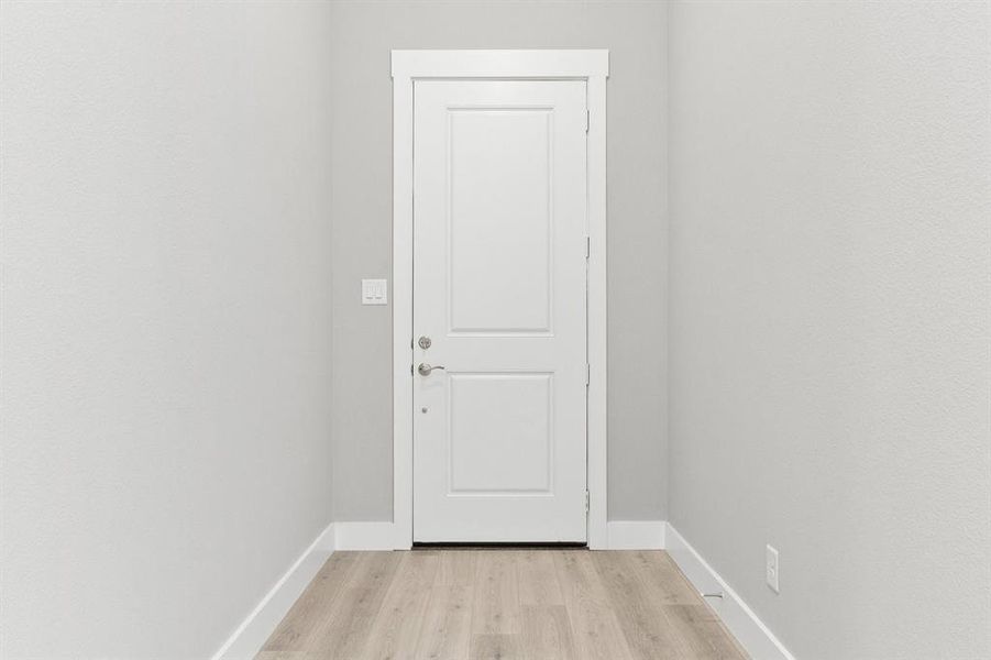 006-8517DelRioTrail-Rowlett-TX-75089-Entry.jpg-SMALL