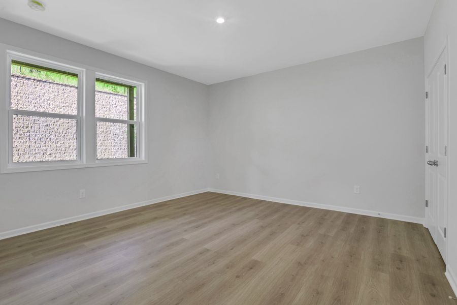 Spacious, unfurnished interior of a new home in Towne Village at Suwanee Dam, Sugar Hill (Image 20).