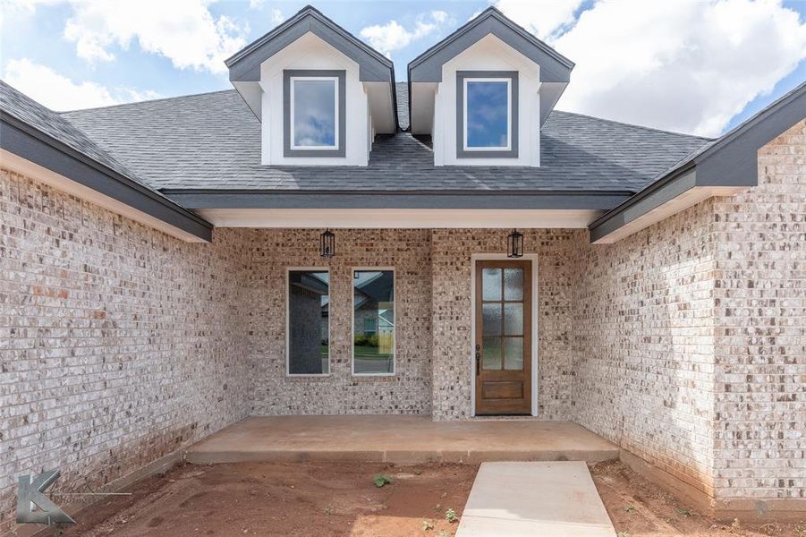 Exterior details and patio area of a home in , Abilene (Image 18).