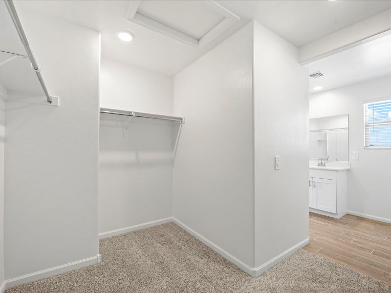 Spacious, unfurnished interior of a new home in Mandarina - Signature Series, Marana (Image 16).