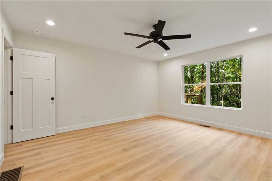 Spacious, unfurnished interior of a new home in , Dahlonega (Image 29).