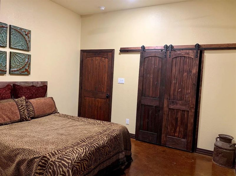 Furnished interior view inside a new home in , Fort Worth (Image 6).
