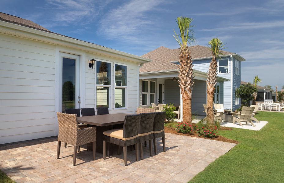 Exterior details and patio area of a home in Del Webb North Myrtle Beach, Myrtle Beach (Image 4).