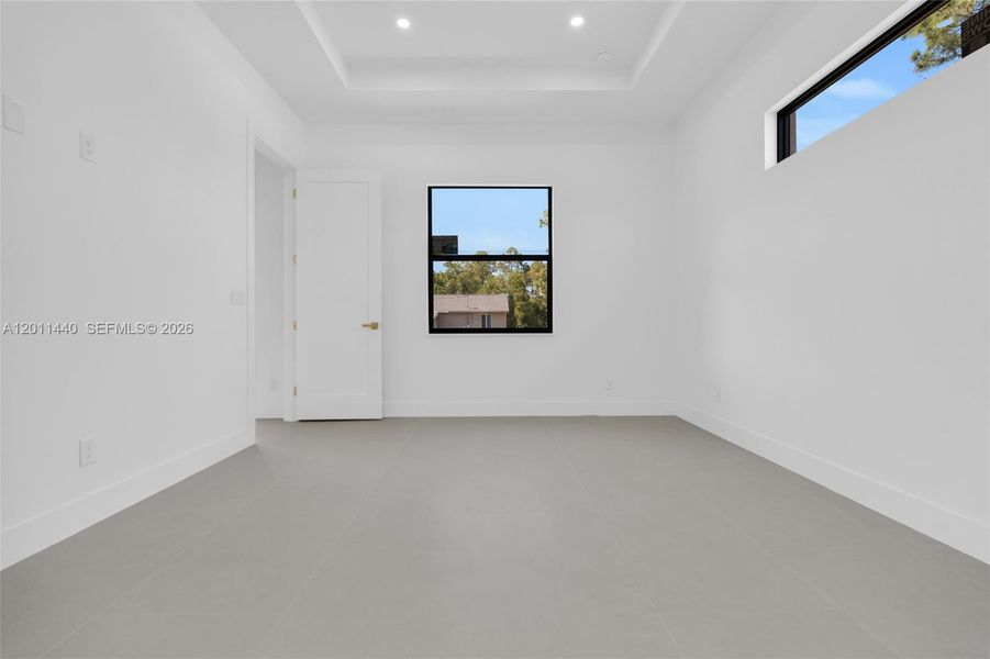 Spacious, unfurnished interior of a new home in , Lehigh Acres (Image 21).