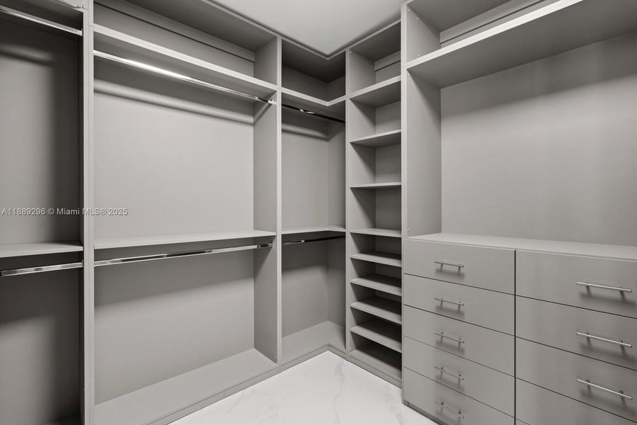 Image 14 of a home in . Image 14 of a home in .