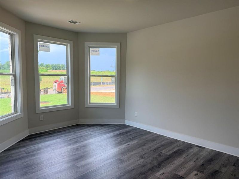 Spacious, unfurnished interior of a new home in Sierra Lake, Cumming (Image 10).